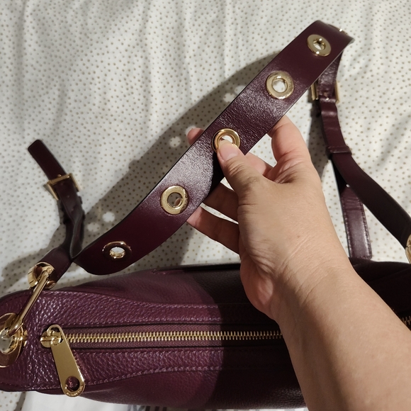 Exquisite Michael Kors Leather Raven Medium Messenger handbag Purse Plum NWOT - Picture 5 of 13